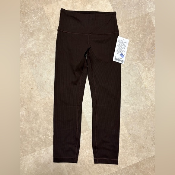 Lululemon wunder train ribbed size 4